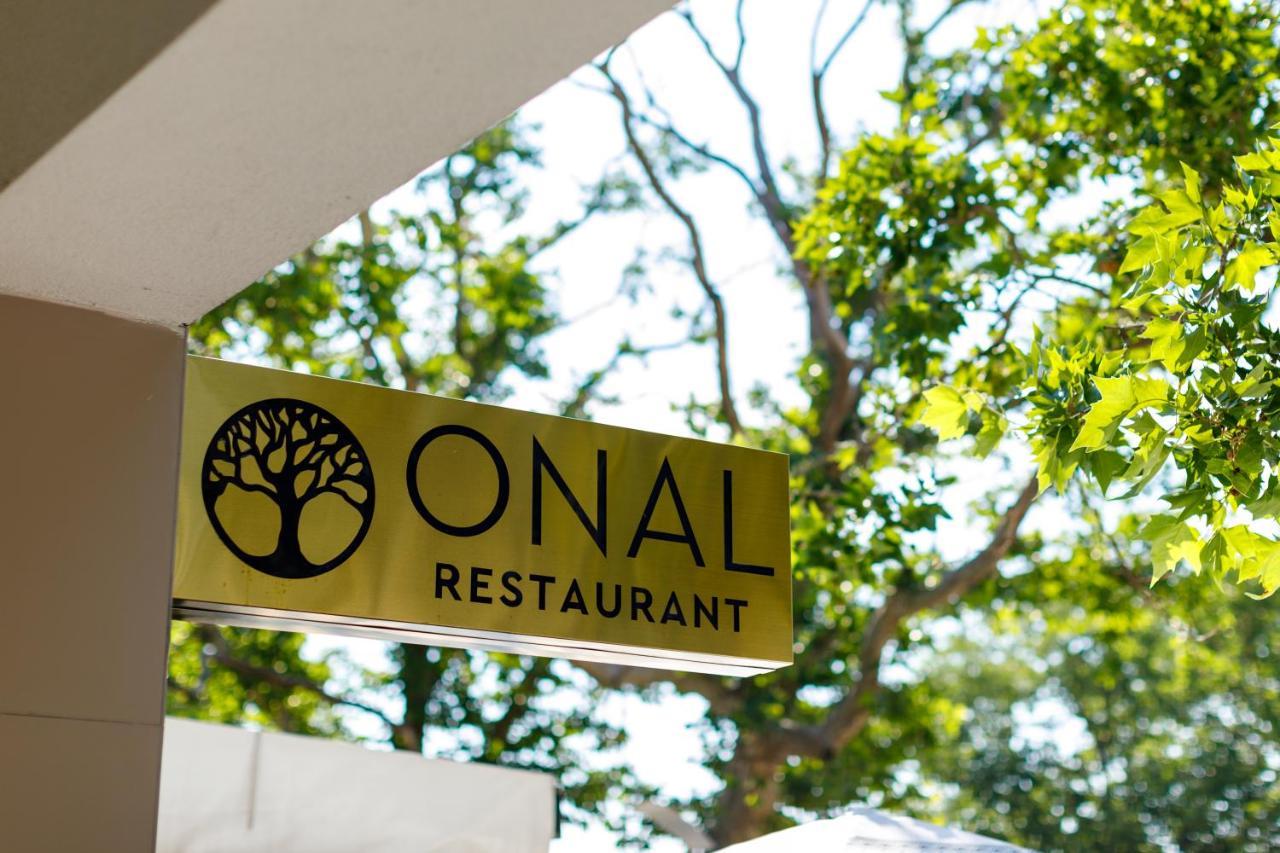 Onal Boutique Hotelier Mamaia Exterior photo